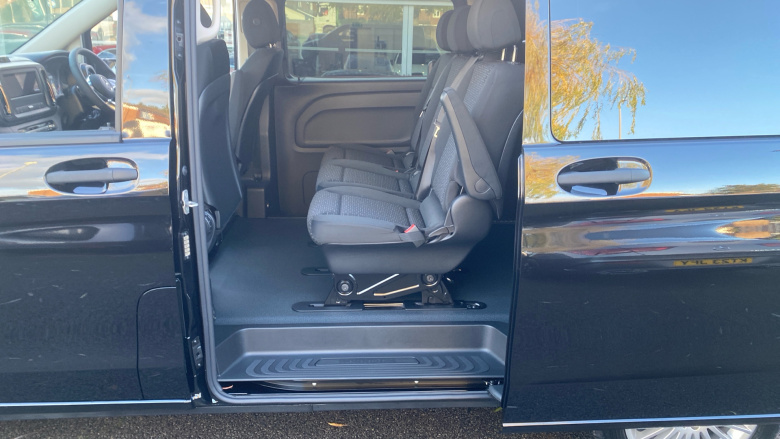 Mercedes-Benz Vito L2 Diesel Rwd 116CDI Pro Crew Van 9G-Tronic
